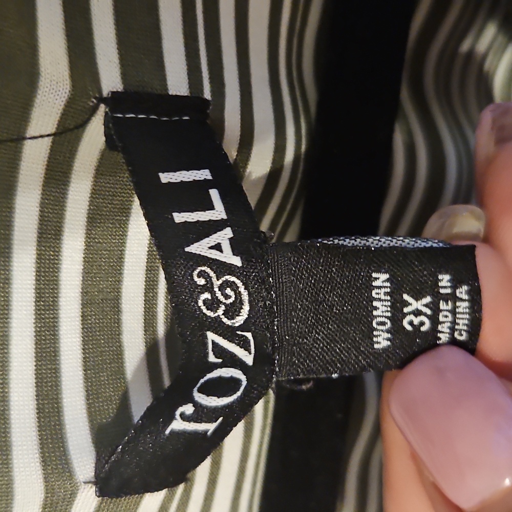 Button‎ down top - Picture 2 of 4
